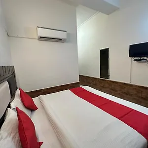 Blue Castle Guest house Zirakpur
